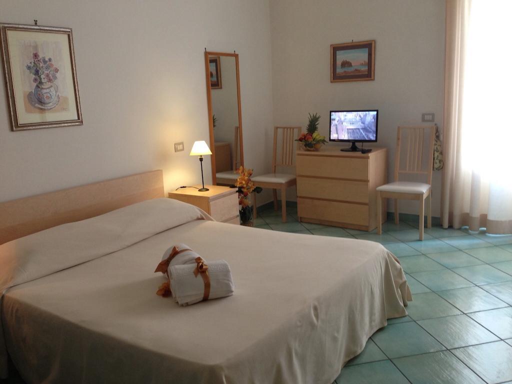 Hotel & Residence Matarese Casamicciola Terme Chambre photo